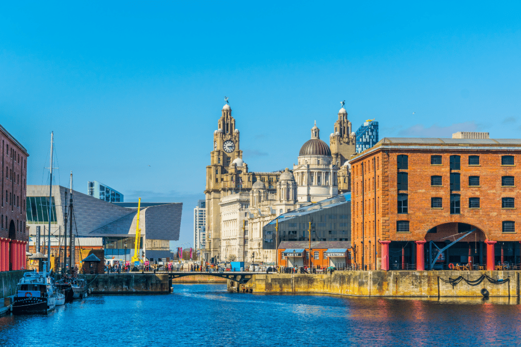 places to stay - albert dock